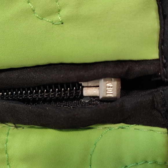 SALE!! Reversible Vibrant Green & Black Quilted Vest - Picture 7 of 12